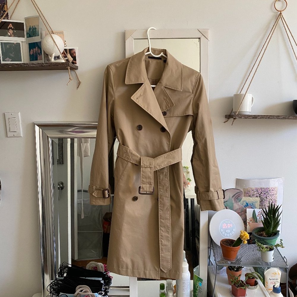 Uniqlo waterproof trenchcoat